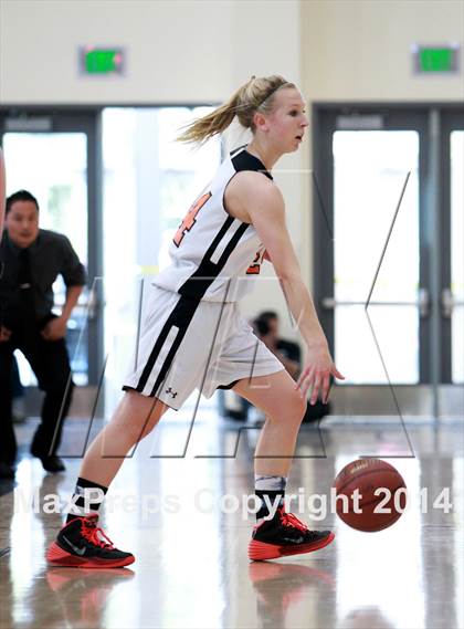 Thumbnail 3 in Justin-Siena vs. Arcata (CIF NorCal Regional D4 Final) photogallery.