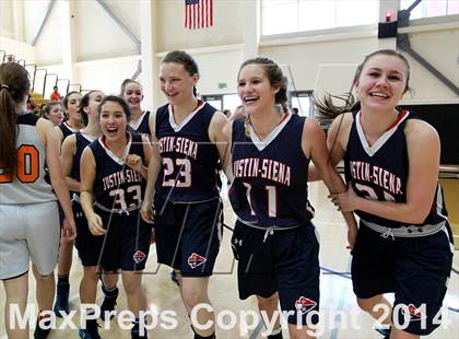 Thumbnail 2 in Justin-Siena vs. Arcata (CIF NorCal Regional D4 Final) photogallery.