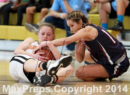 Thumbnail 3 in Justin-Siena vs. Arcata (CIF NorCal Regional D4 Final) photogallery.