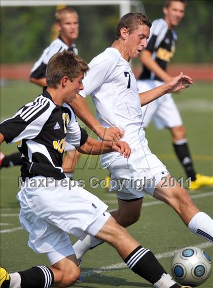 Thumbnail 3 in Farmington vs Lutheran North (Detroit Country Day Tournament) photogallery.