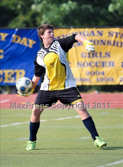 Thumbnail 1 in Farmington vs Lutheran North (Detroit Country Day Tournament) photogallery.