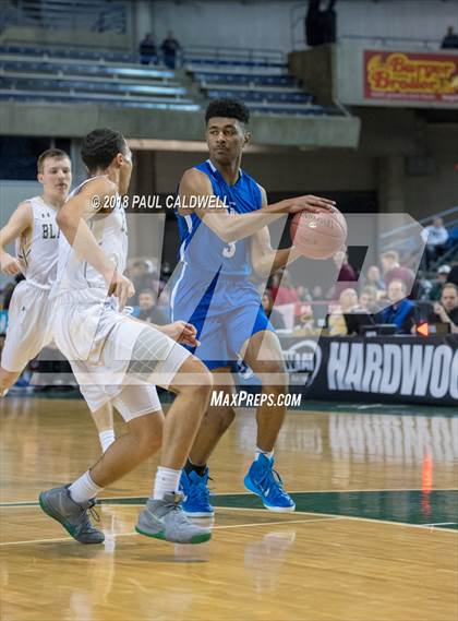 Thumbnail 1 in Seattle Prep vs. Timberline (WIAA 3A 1st Round Playoff) photogallery.