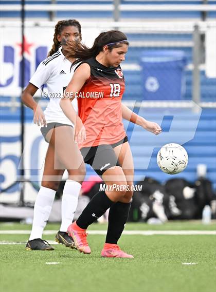 Thumbnail 2 in Rockwall vs Southlake Carroll (UIL 6A Girl Soccer State Final) photogallery.