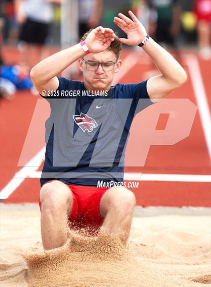 Thumbnail 2 in OSSAA 5A/6A - Owasso 2025 photogallery.