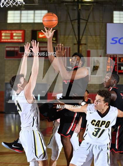 Thumbnail 3 in Capistrano Valley vs. Westchester (Nike Extravaganza) photogallery.