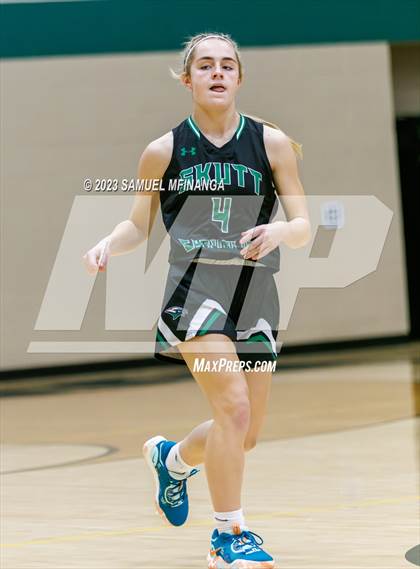 Thumbnail 3 in Skutt Catholic @ Pius X photogallery.