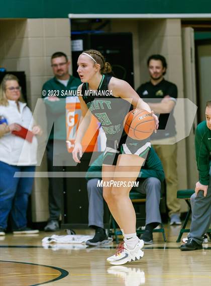 Thumbnail 2 in Skutt Catholic @ Pius X photogallery.