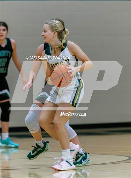 Thumbnail 1 in Skutt Catholic @ Pius X photogallery.