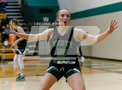 Thumbnail 2 in Skutt Catholic @ Pius X photogallery.