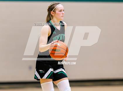 Thumbnail 2 in Skutt Catholic @ Pius X photogallery.