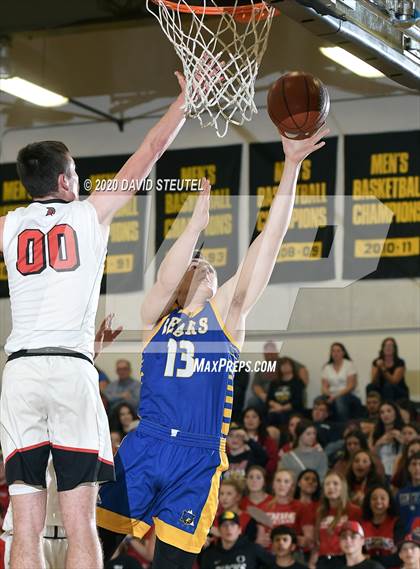 Thumbnail 2 in Mt. Shasta vs. East Nicolaus (CIF Northern Section D5 Final) photogallery.