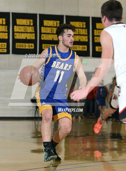Thumbnail 2 in Mt. Shasta vs. East Nicolaus (CIF Northern Section D5 Final) photogallery.