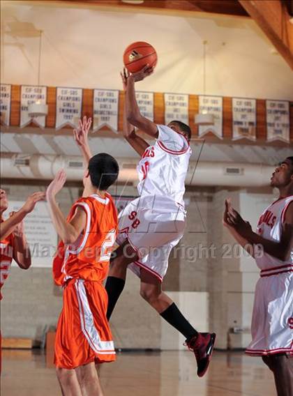 Thumbnail 3 in San Bernardino vs Huntington Park (MaxPreps Holiday Classic) photogallery.