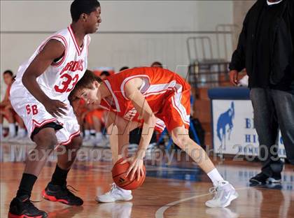 Thumbnail 1 in San Bernardino vs Huntington Park (MaxPreps Holiday Classic) photogallery.