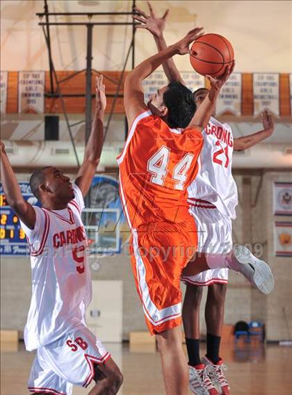 Thumbnail 3 in San Bernardino vs Huntington Park (MaxPreps Holiday Classic) photogallery.