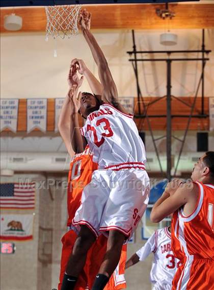 Thumbnail 2 in San Bernardino vs Huntington Park (MaxPreps Holiday Classic) photogallery.