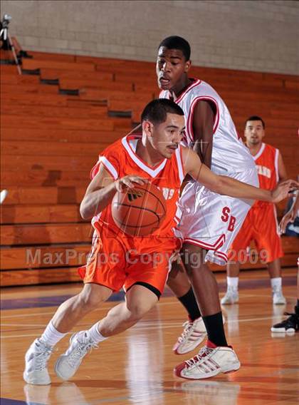 Thumbnail 1 in San Bernardino vs Huntington Park (MaxPreps Holiday Classic) photogallery.