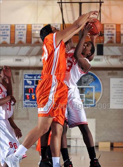 Thumbnail 1 in San Bernardino vs Huntington Park (MaxPreps Holiday Classic) photogallery.