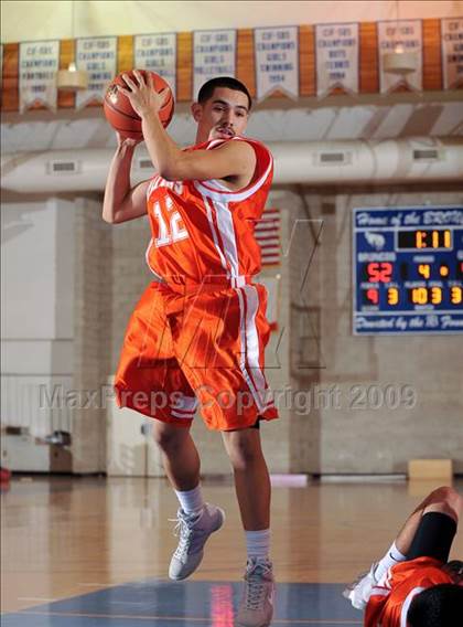 Thumbnail 2 in San Bernardino vs Huntington Park (MaxPreps Holiday Classic) photogallery.