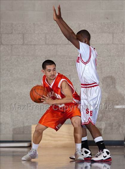 Thumbnail 3 in San Bernardino vs Huntington Park (MaxPreps Holiday Classic) photogallery.