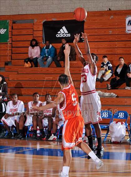 Thumbnail 2 in San Bernardino vs Huntington Park (MaxPreps Holiday Classic) photogallery.