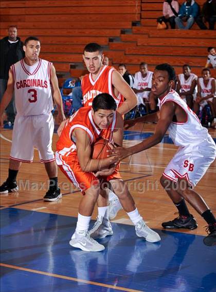 Thumbnail 2 in San Bernardino vs Huntington Park (MaxPreps Holiday Classic) photogallery.