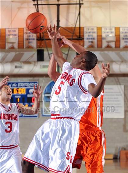 Thumbnail 3 in San Bernardino vs Huntington Park (MaxPreps Holiday Classic) photogallery.