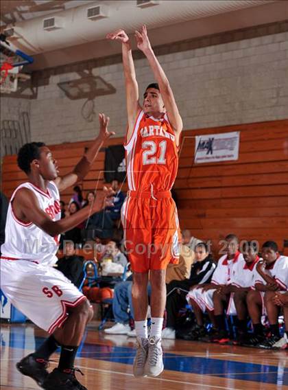 Thumbnail 3 in San Bernardino vs Huntington Park (MaxPreps Holiday Classic) photogallery.