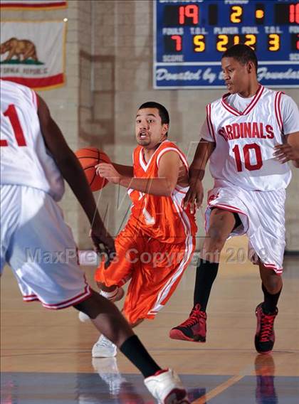 Thumbnail 3 in San Bernardino vs Huntington Park (MaxPreps Holiday Classic) photogallery.