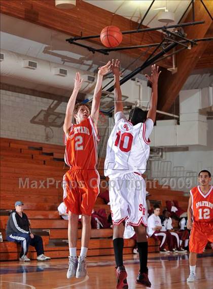 Thumbnail 2 in San Bernardino vs Huntington Park (MaxPreps Holiday Classic) photogallery.