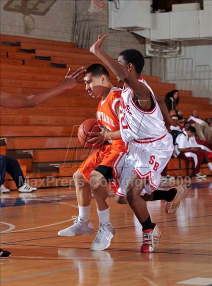 Thumbnail 2 in San Bernardino vs Huntington Park (MaxPreps Holiday Classic) photogallery.