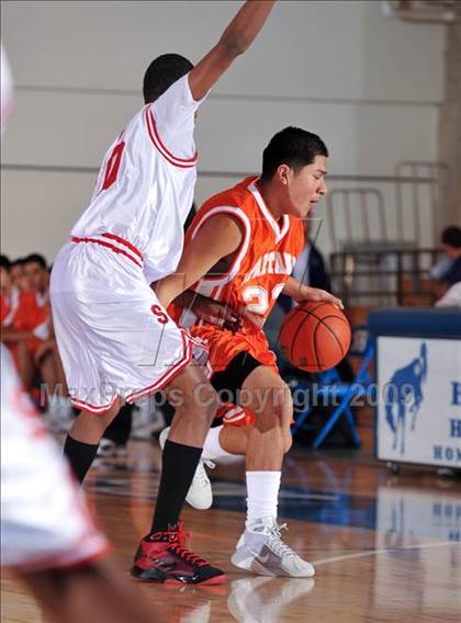 Thumbnail 2 in San Bernardino vs Huntington Park (MaxPreps Holiday Classic) photogallery.