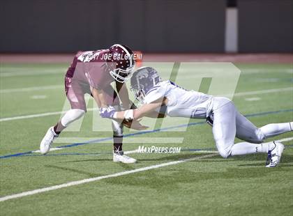 Thumbnail 2 in Angleton vs Highlands (Class 5A Div I Bidistrict) photogallery.