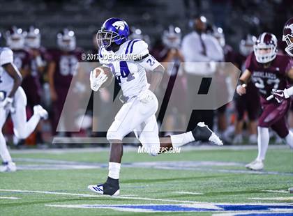 Thumbnail 2 in Angleton vs Highlands (Class 5A Div I Bidistrict) photogallery.