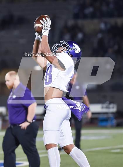 Thumbnail 3 in Angleton vs Highlands (Class 5A Div I Bidistrict) photogallery.