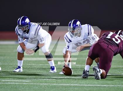 Thumbnail 3 in Angleton vs Highlands (Class 5A Div I Bidistrict) photogallery.