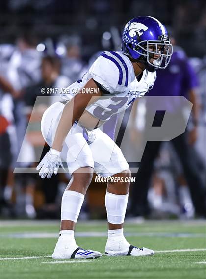 Thumbnail 3 in Angleton vs Highlands (Class 5A Div I Bidistrict) photogallery.