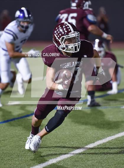 Thumbnail 3 in Angleton vs Highlands (Class 5A Div I Bidistrict) photogallery.