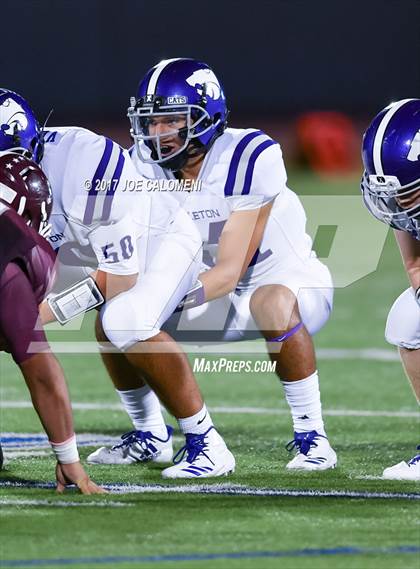 Thumbnail 1 in Angleton vs Highlands (Class 5A Div I Bidistrict) photogallery.