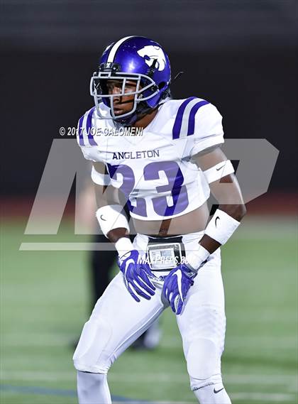Thumbnail 2 in Angleton vs Highlands (Class 5A Div I Bidistrict) photogallery.