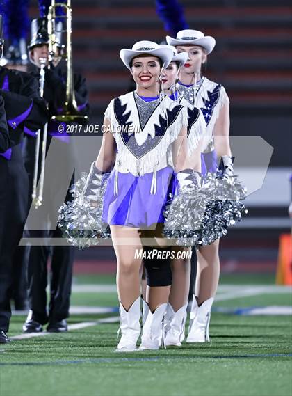 Thumbnail 2 in Angleton vs Highlands (Class 5A Div I Bidistrict) photogallery.