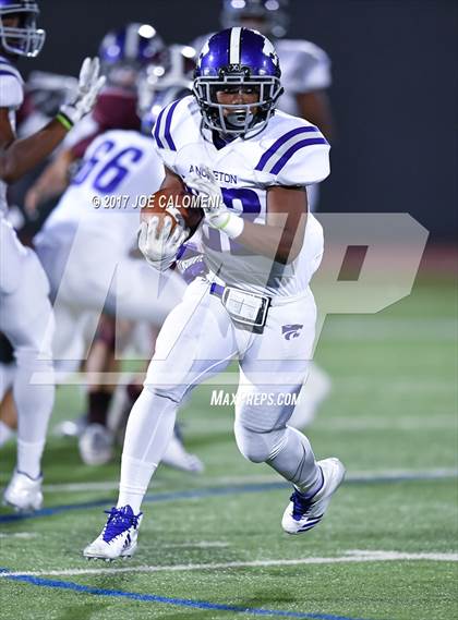 Thumbnail 1 in Angleton vs Highlands (Class 5A Div I Bidistrict) photogallery.