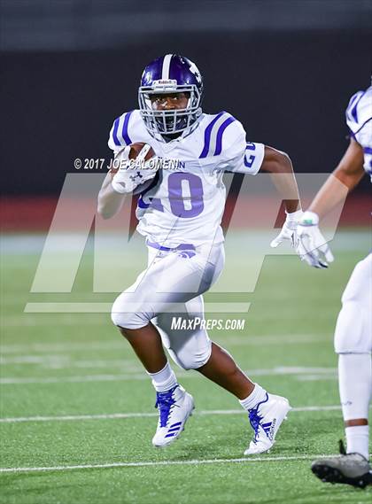 Thumbnail 3 in Angleton vs Highlands (Class 5A Div I Bidistrict) photogallery.