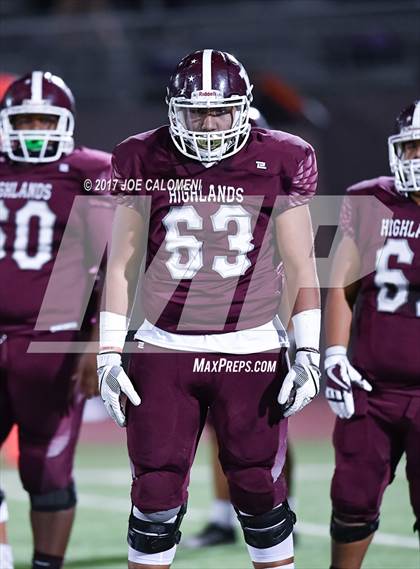 Thumbnail 2 in Angleton vs Highlands (Class 5A Div I Bidistrict) photogallery.