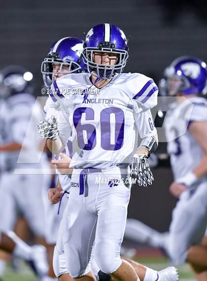 Thumbnail 2 in Angleton vs Highlands (Class 5A Div I Bidistrict) photogallery.