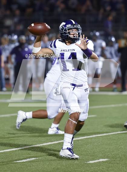 Thumbnail 2 in Angleton vs Highlands (Class 5A Div I Bidistrict) photogallery.