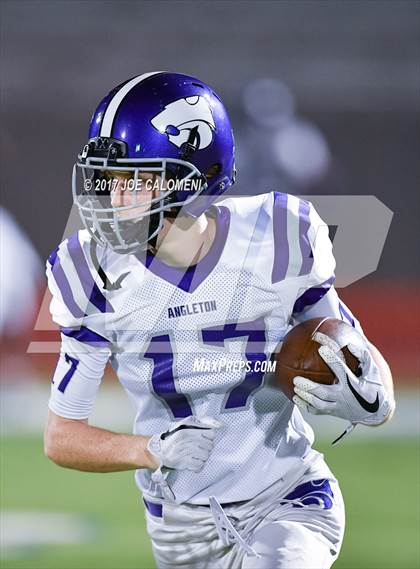Thumbnail 2 in Angleton vs Highlands (Class 5A Div I Bidistrict) photogallery.