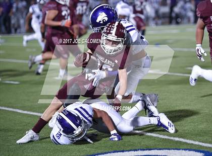 Thumbnail 2 in Angleton vs Highlands (Class 5A Div I Bidistrict) photogallery.
