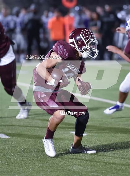 Thumbnail 3 in Angleton vs Highlands (Class 5A Div I Bidistrict) photogallery.