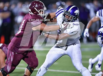 Thumbnail 3 in Angleton vs Highlands (Class 5A Div I Bidistrict) photogallery.